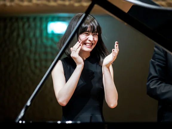 Alice Sara Ott_c_Gesche Jäger.png