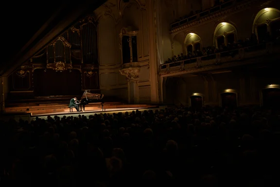 25 - Víkingur Ólafsson - Pro Arte - Laeiszhalle - 13. November 2025 - Sebastian Madej - 08765.jpg
