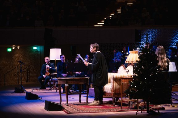 „Ein Wintermärchen“ mit Katharina Thalbach in der Elbphilharmonie 2022 © Sören L. Schirmer/Deutsche Klassik