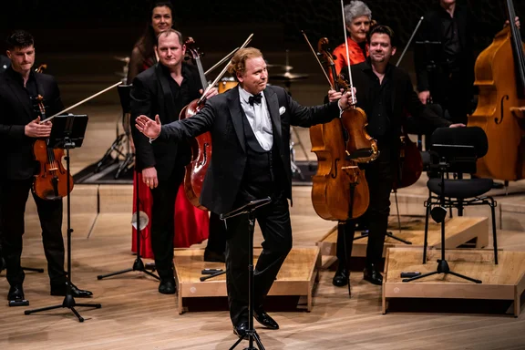 58-2022-1-9 Daniel Hope, Züricher Kammerorchester, Elbphilharmonie, Hamburg-08303 - 09. Februar 2022- Sebastian Madej.jpg