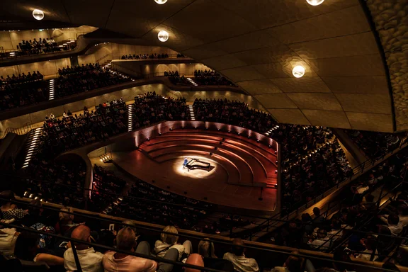 23 - Víkingur Ólafsson - Pro Arte - Elbphilharmonie - 24. Juni 2024 - Sebastian Madej.jpg