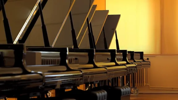 Hamburg+Selection+Room_c_Steinway and Sons