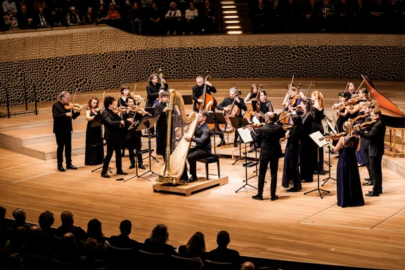 11 - Xavier de Maistre - Festival Strings Lucerne - Pro Arte Hamburg - Elbphilharmonie - 08. Dezember 2025 - Sebastian Madej - 09915.jpg